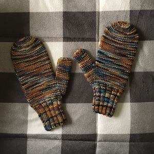 Misha and Puff adult mitten